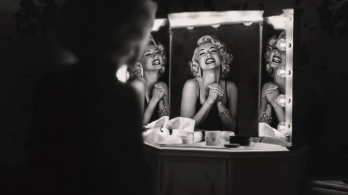 Câu Chuyện Khác Về Marilyn Blonde