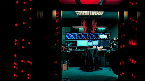 Cyberbunker: Tội phạm thế giới ngầm Cyberbunker: The Criminal Underworld